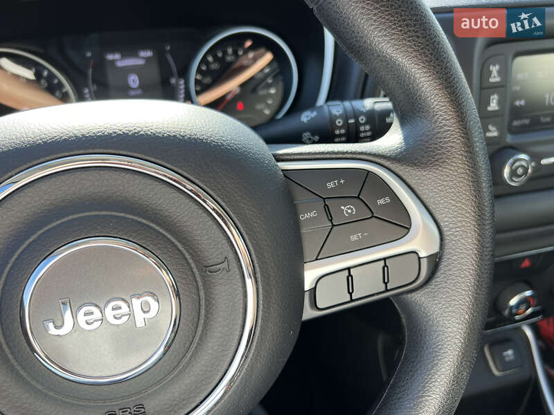 Внедорожник / Кроссовер Jeep Compass 2017 в Ужгороде