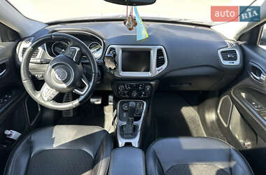 Внедорожник / Кроссовер Jeep Compass 2017 в 