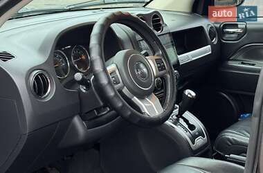 Внедорожник / Кроссовер Jeep Compass 2015 в 