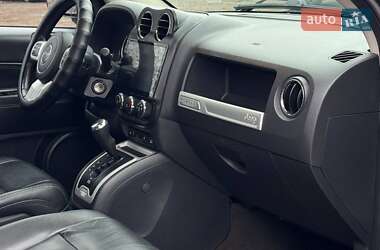 Внедорожник / Кроссовер Jeep Compass 2015 в 