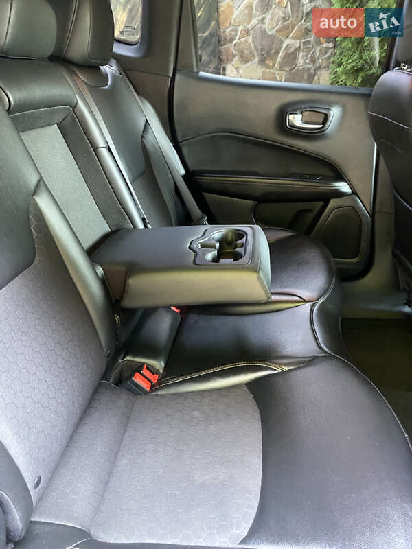 Внедорожник / Кроссовер Jeep Compass 2020 в Ровно
