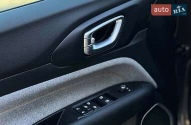 Внедорожник / Кроссовер Jeep Compass 2021 в 