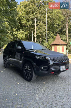 Внедорожник / Кроссовер Jeep Compass 2018 в 