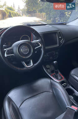 Внедорожник / Кроссовер Jeep Compass 2018 в 