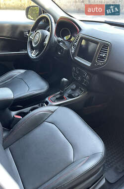 Внедорожник / Кроссовер Jeep Compass 2018 в 