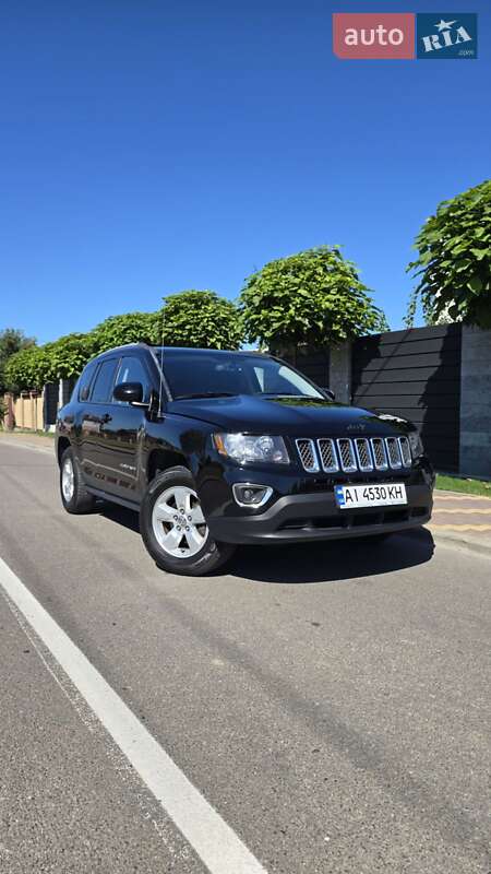 Внедорожник / Кроссовер Jeep Compass 2015 в 