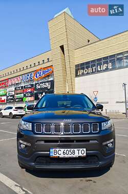 Внедорожник / Кроссовер Jeep Compass 2018 в 