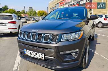 Внедорожник / Кроссовер Jeep Compass 2018 в 