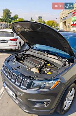 Внедорожник / Кроссовер Jeep Compass 2018 в 