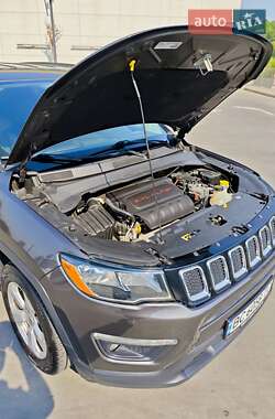 Внедорожник / Кроссовер Jeep Compass 2018 в 