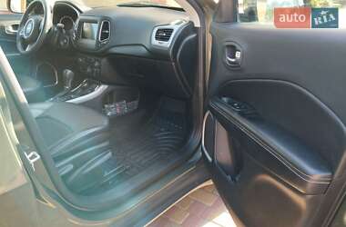 Внедорожник / Кроссовер Jeep Compass 2017 в 