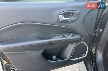 Внедорожник / Кроссовер Jeep Compass 2020 в 