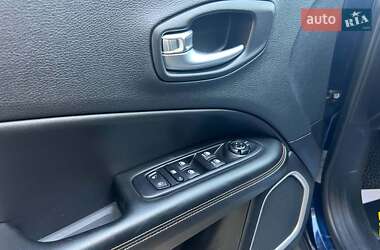 Внедорожник / Кроссовер Jeep Compass 2019 в 