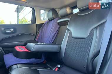 Внедорожник / Кроссовер Jeep Compass 2019 в 