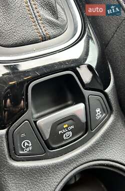 Внедорожник / Кроссовер Jeep Compass 2017 в 