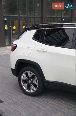 Внедорожник / Кроссовер Jeep Compass 2017 в 