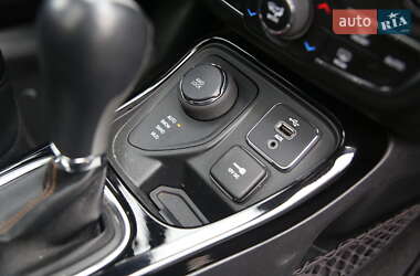 Внедорожник / Кроссовер Jeep Compass 2017 в 