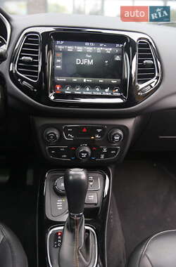 Внедорожник / Кроссовер Jeep Compass 2017 в 
