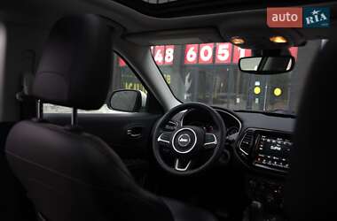 Внедорожник / Кроссовер Jeep Compass 2017 в 