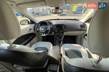 Внедорожник / Кроссовер Jeep Compass 2018 в 