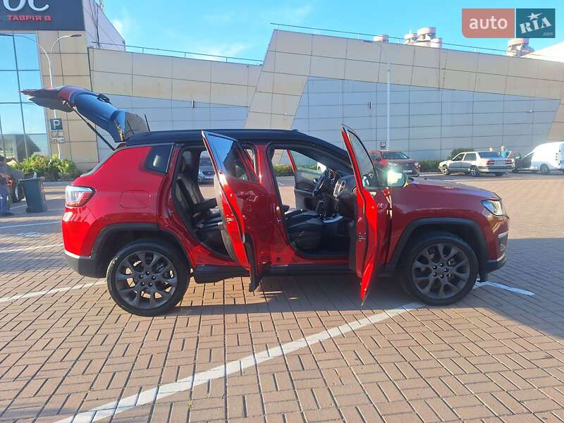 Внедорожник / Кроссовер Jeep Compass 2020 в Киеве