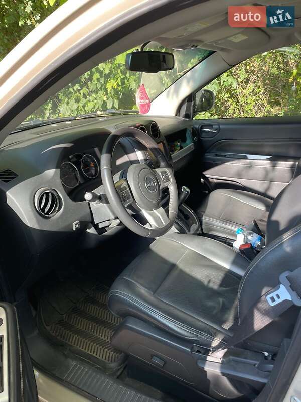 Внедорожник / Кроссовер Jeep Compass 2016 в Берегово фото 2 Внедорожник / Кроссовер Jeep Compass 2016 в Берегово