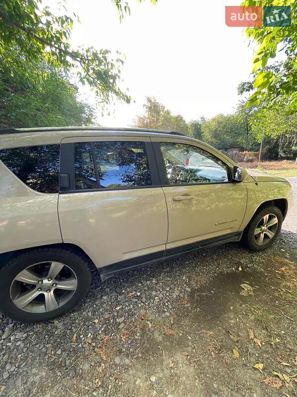 Внедорожник / Кроссовер Jeep Compass 2016 в Берегово фото 4 Внедорожник / Кроссовер Jeep Compass 2016 в Берегово