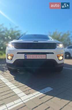 Внедорожник / Кроссовер Jeep Compass 2018 в 
