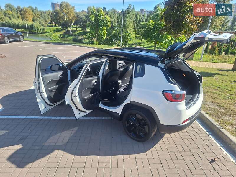 Внедорожник / Кроссовер Jeep Compass 2018 в Киеве
