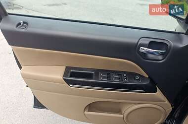 Внедорожник / Кроссовер Jeep Compass 2012 в 