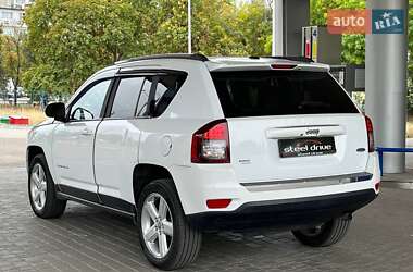 Внедорожник / Кроссовер Jeep Compass 2013 в 