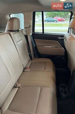 Внедорожник / Кроссовер Jeep Compass 2013 в 