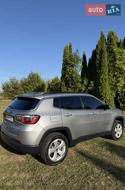 Внедорожник / Кроссовер Jeep Compass 2018 в 