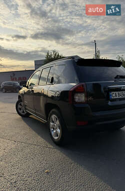 Внедорожник / Кроссовер Jeep Compass 2015 в 