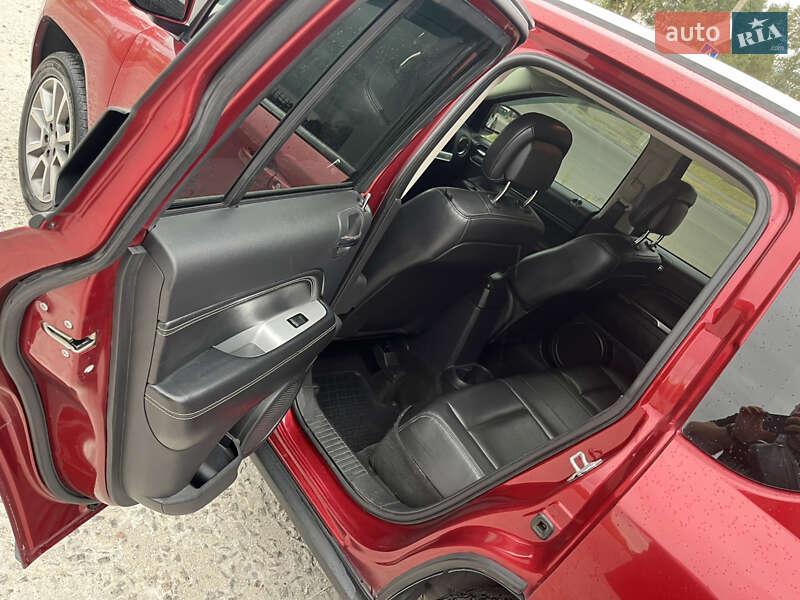 Внедорожник / Кроссовер Jeep Compass 2013 в Каменском