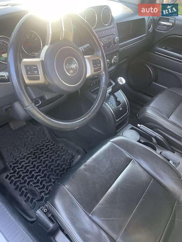 Внедорожник / Кроссовер Jeep Compass 2011 в Золотоноше