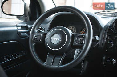 Внедорожник / Кроссовер Jeep Compass 2014 в 