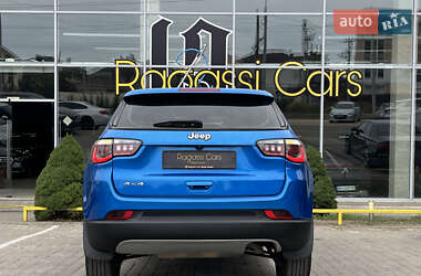 Внедорожник / Кроссовер Jeep Compass 2018 в 