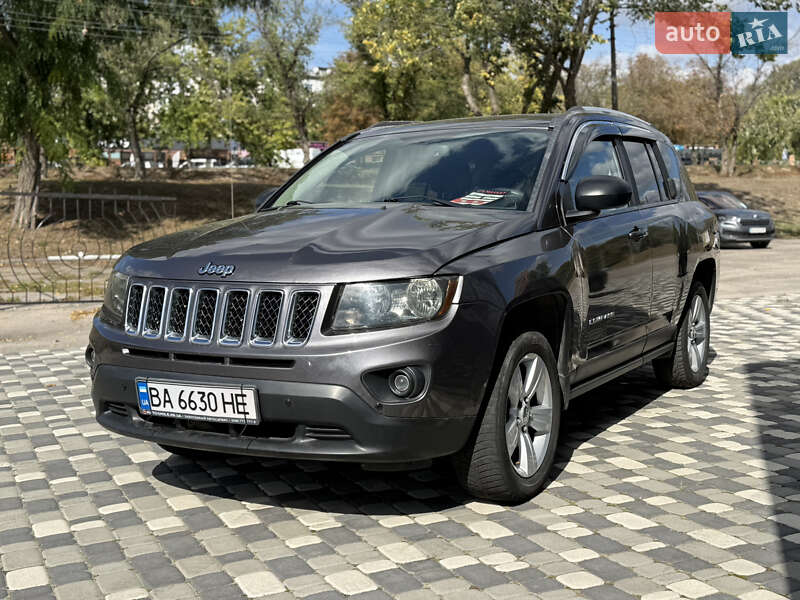Внедорожник / Кроссовер Jeep Compass 2015 в 