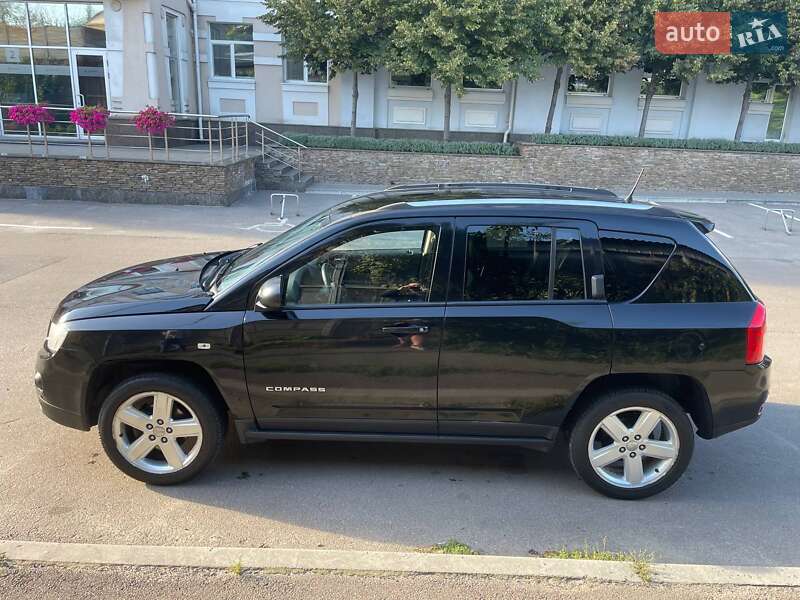 Внедорожник / Кроссовер Jeep Compass 2012 в 