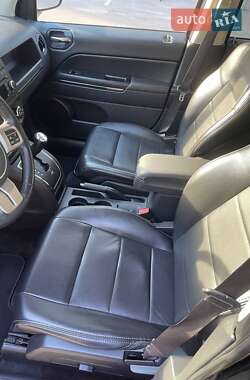Внедорожник / Кроссовер Jeep Compass 2012 в 