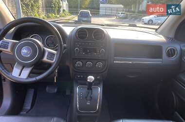 Внедорожник / Кроссовер Jeep Compass 2012 в 