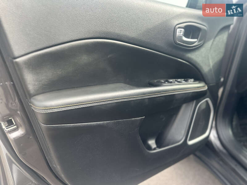 Позашляховик / Кросовер Jeep Compass 2017 в Рівному