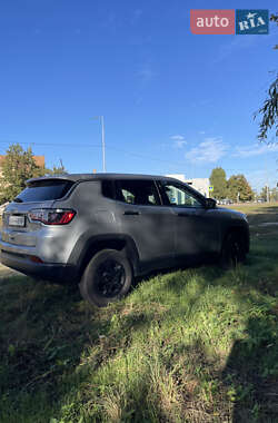 Внедорожник / Кроссовер Jeep Compass 2022 в 