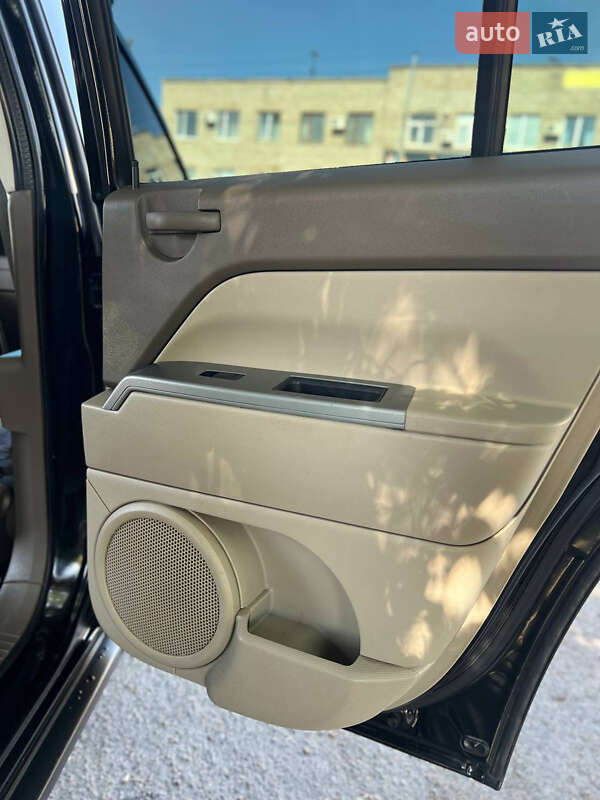 Внедорожник / Кроссовер Jeep Compass 2006 в Запорожье