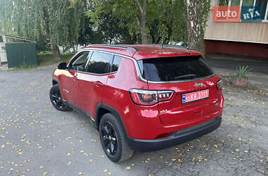 Внедорожник / Кроссовер Jeep Compass 2017 в 