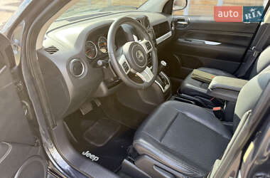 Внедорожник / Кроссовер Jeep Compass 2014 в 