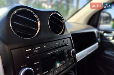 Внедорожник / Кроссовер Jeep Compass 2015 в 