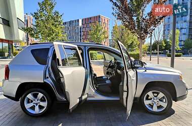 Внедорожник / Кроссовер Jeep Compass 2015 в 