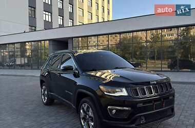 Внедорожник / Кроссовер Jeep Compass 2018 в 